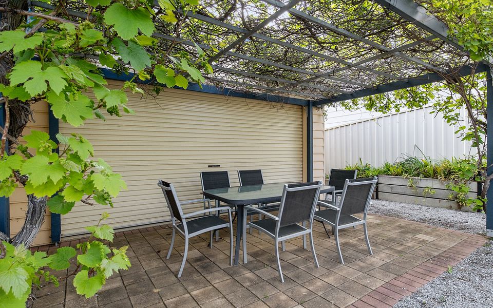 Baywatch – 8 James Drive, CARRICKALINGA