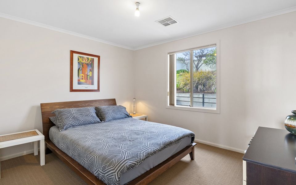 Baywatch – 8 James Drive, CARRICKALINGA