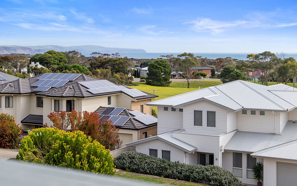 Baywatch – 8 James Drive, CARRICKALINGA