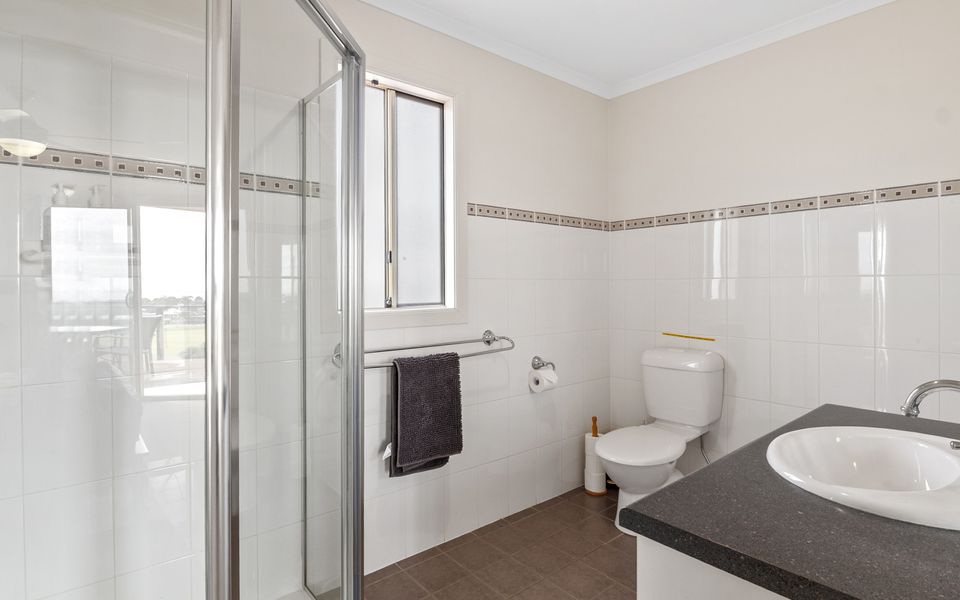 Baywatch – 8 James Drive, CARRICKALINGA