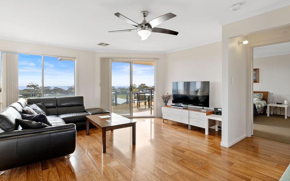 Baywatch – 8 James Drive, CARRICKALINGA