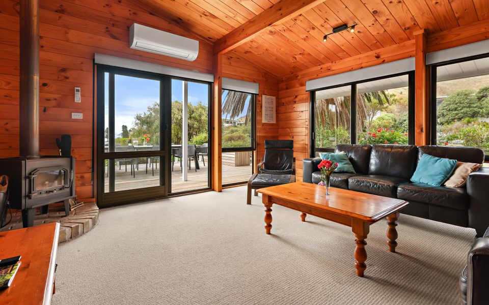 At The Beach – 54 Elizabeth Crescent