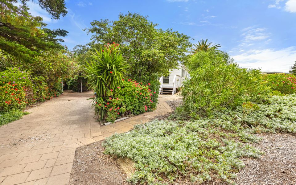 At The Beach – 54 Elizabeth Crescent