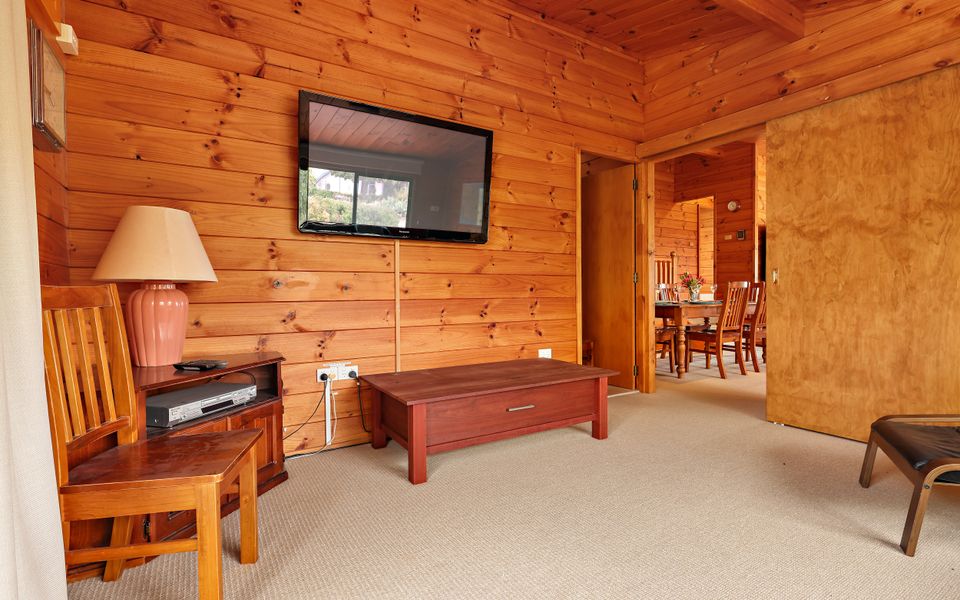 At The Beach – 54 Elizabeth Crescent