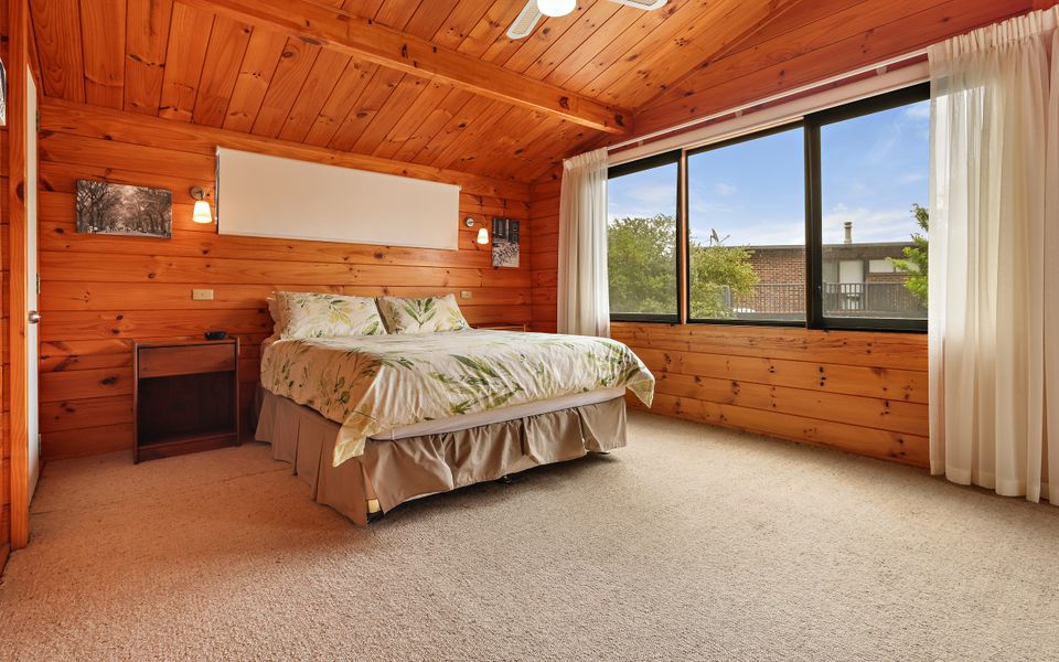 At The Beach – 54 Elizabeth Crescent