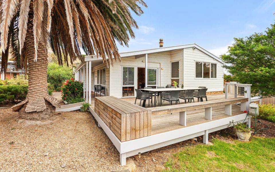 At The Beach – 54 Elizabeth Crescent