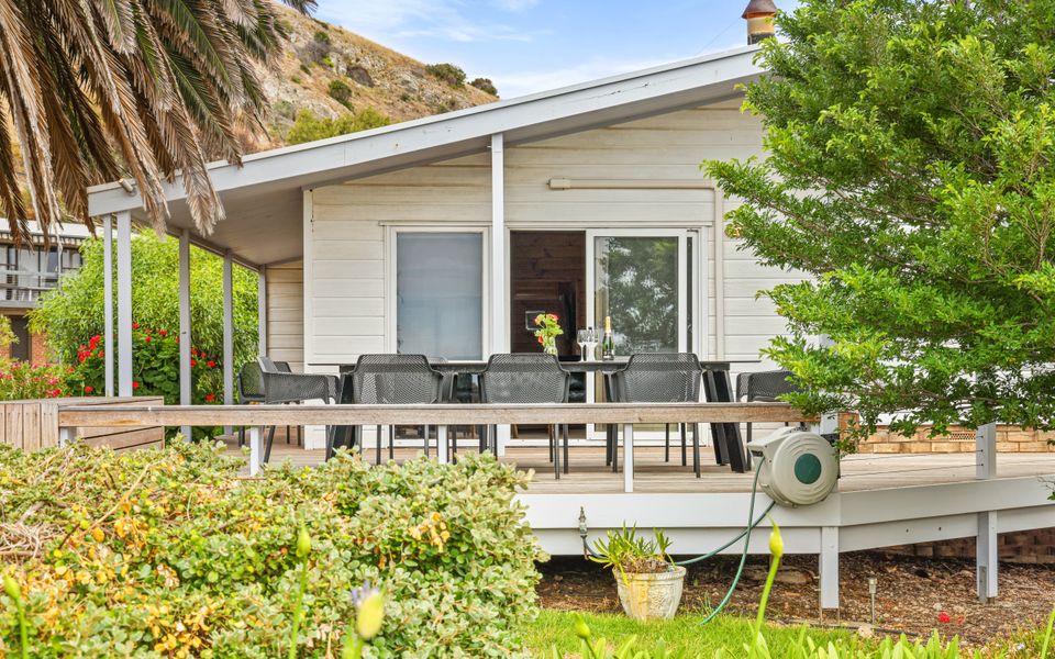 At The Beach – 54 Elizabeth Crescent