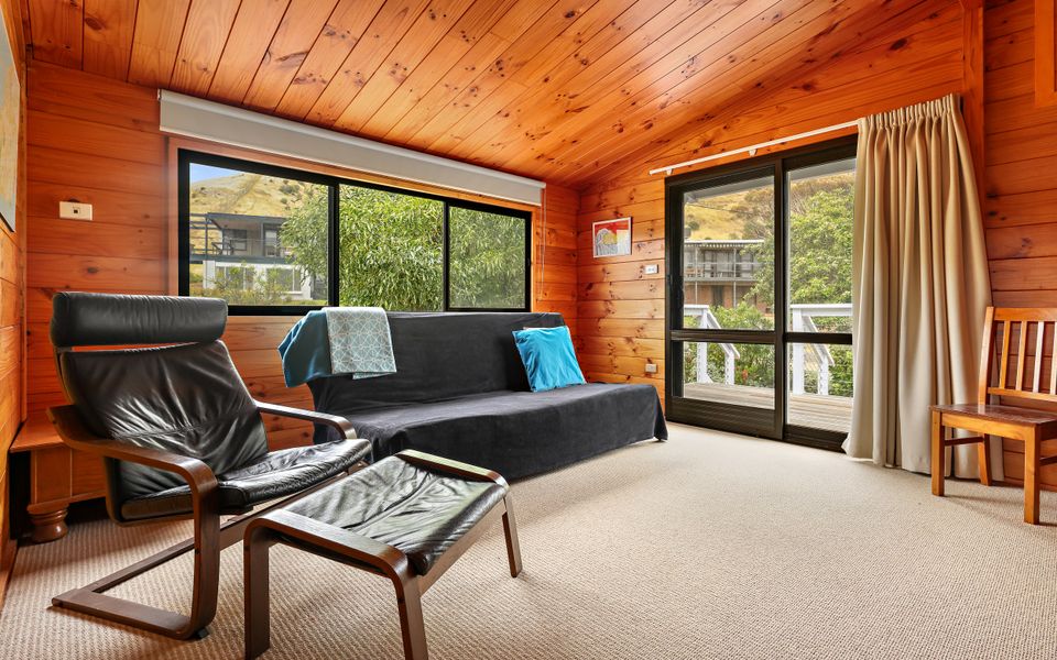 At The Beach – 54 Elizabeth Crescent