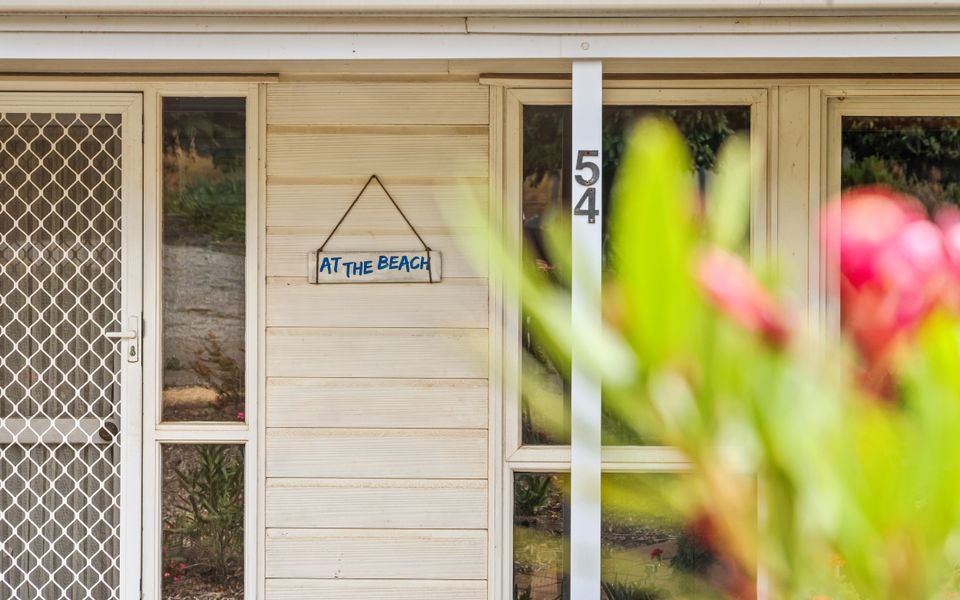 At The Beach – 54 Elizabeth Crescent