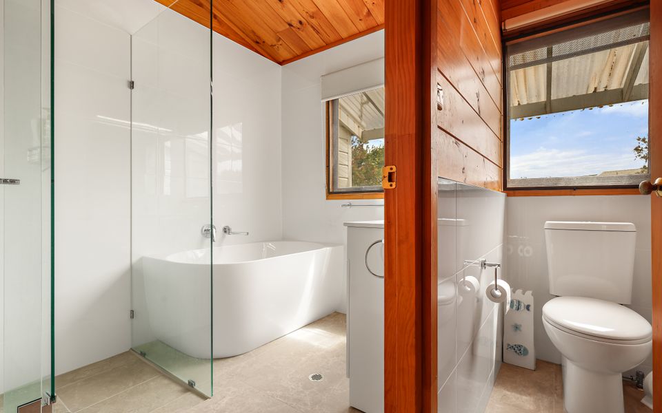 At The Beach – 54 Elizabeth Crescent