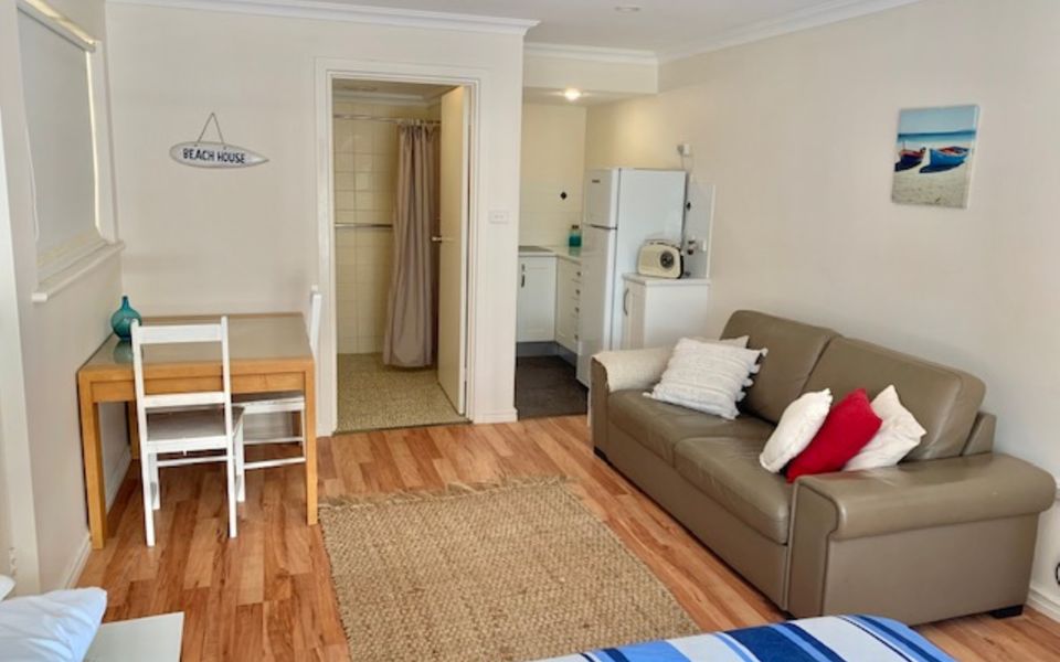 By the Beach – 30 Jetty Road