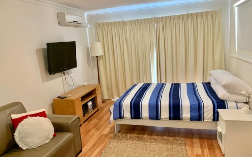 By the Beach – 30 Jetty Road