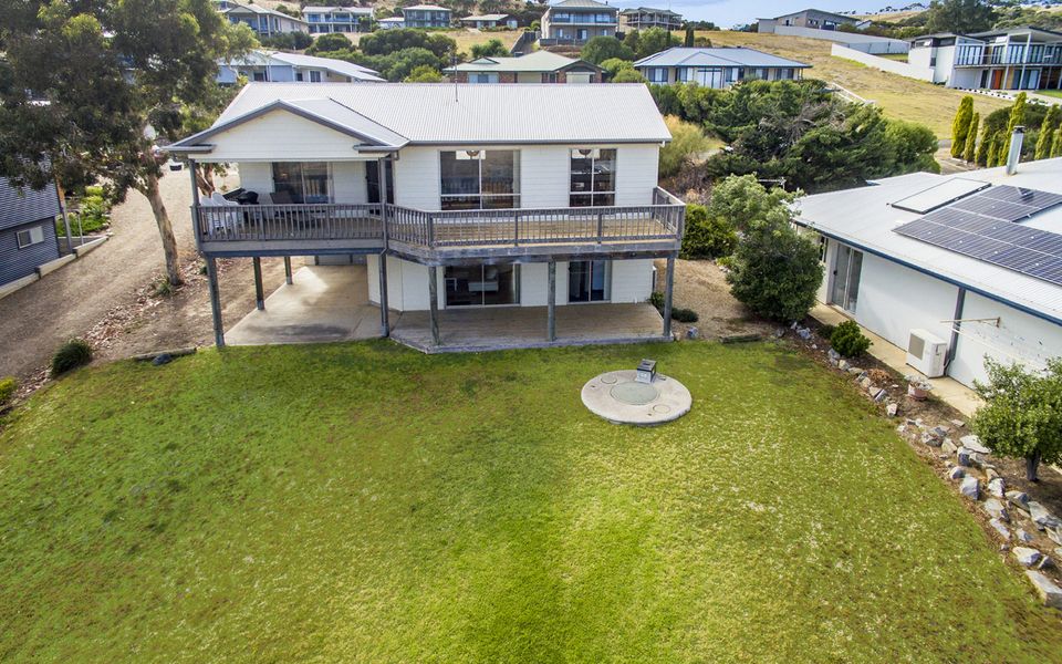 Carrie’d Away – 9 Dorset Court