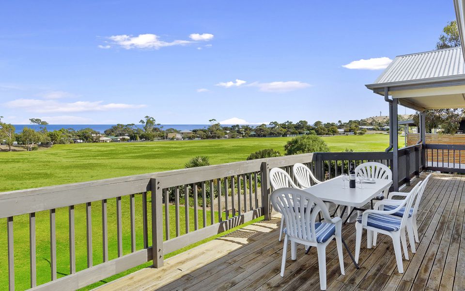 Carrie’d Away – 9 Dorset Court