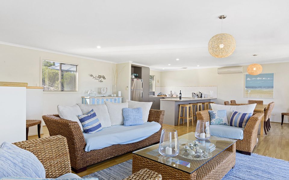 Carrie’d Away – 9 Dorset Court