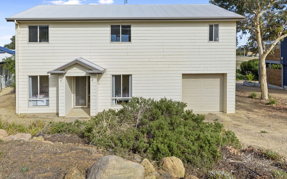 Carrie’d Away – 9 Dorset Court