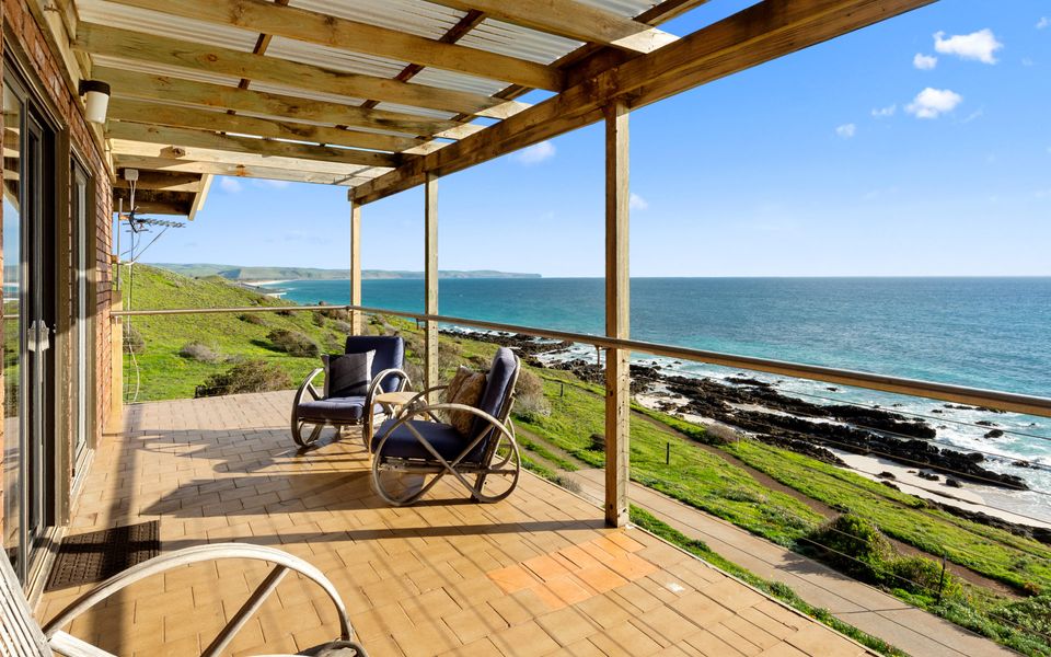 Cliffs End Beach Shack – 105 Gold Coast Drive