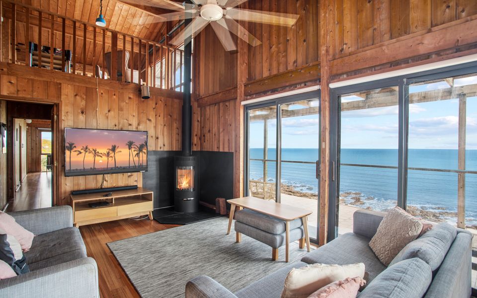 Cliffs End Beach Shack – 105 Gold Coast Drive