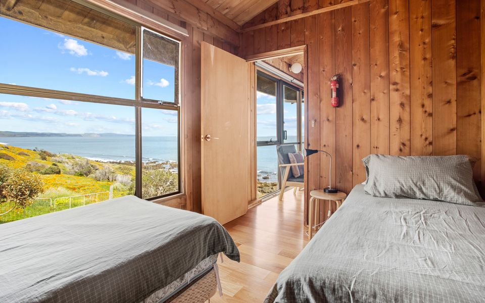 Cliffs End Beach Shack – 105 Gold Coast Drive