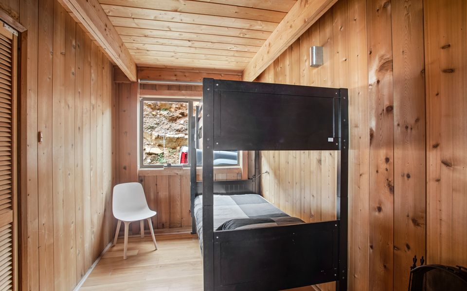 Cliffs End Beach Shack – 105 Gold Coast Drive