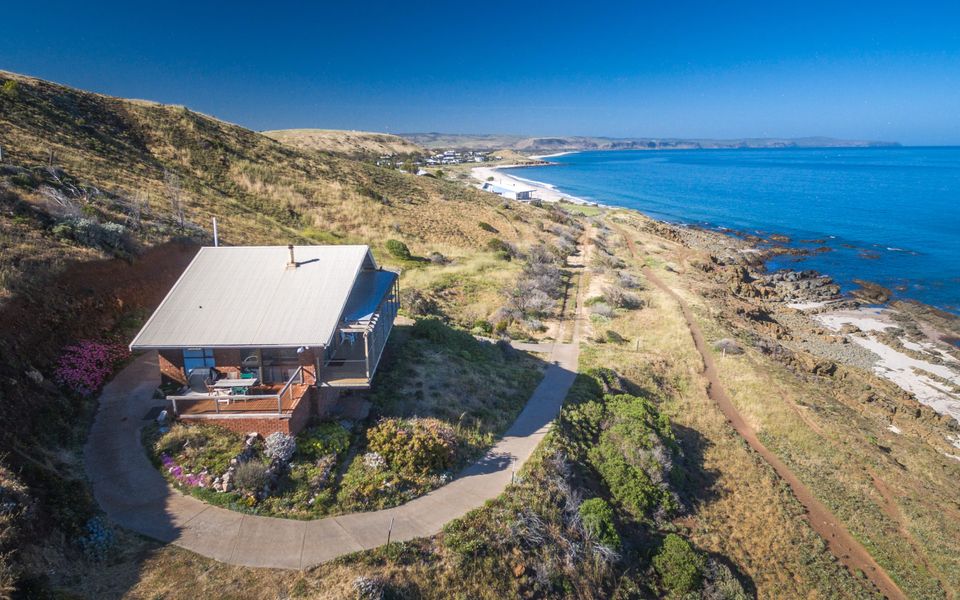 Cliffs End Beach Shack – 105 Gold Coast Drive