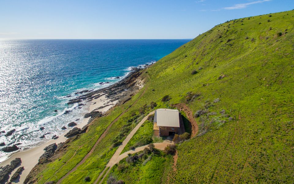 Cliffs End Beach Shack – 105 Gold Coast Drive