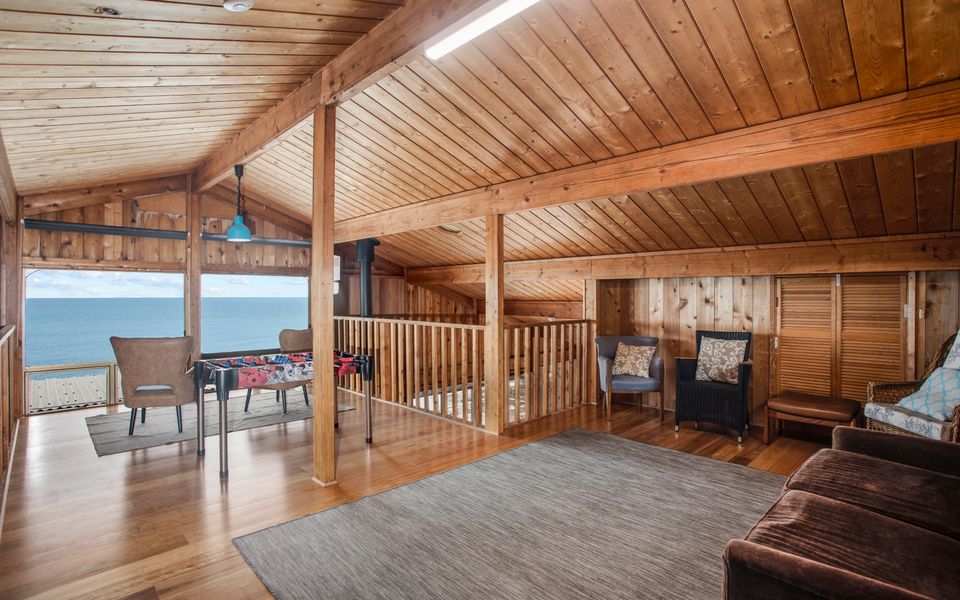 Cliffs End Beach Shack – 105 Gold Coast Drive