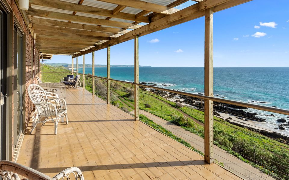 Cliffs End Beach Shack – 105 Gold Coast Drive