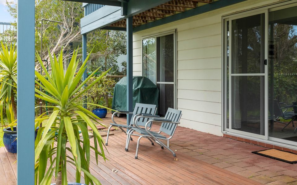 Dolphin Dreaming – 16 Dolphin Avenue