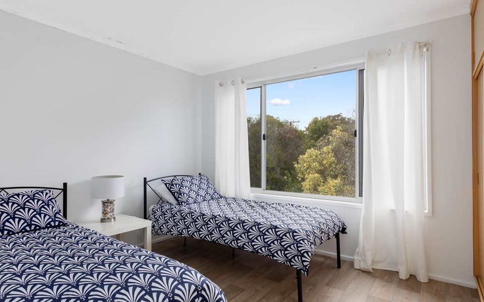 Dolphin Dreaming – 16 Dolphin Avenue