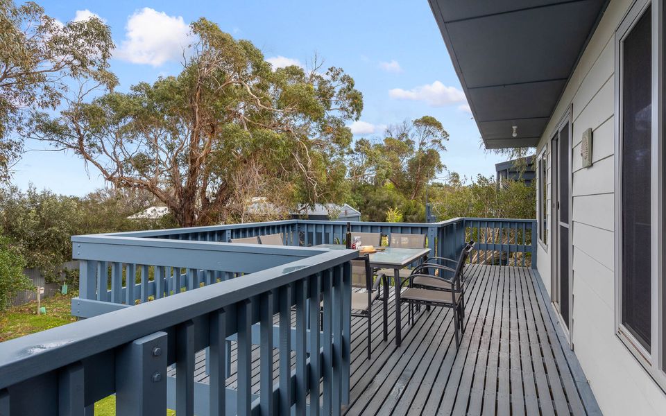 Dolphin Dreaming – 16 Dolphin Avenue