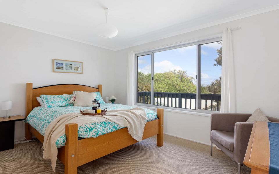 Dolphin Dreaming – 16 Dolphin Avenue