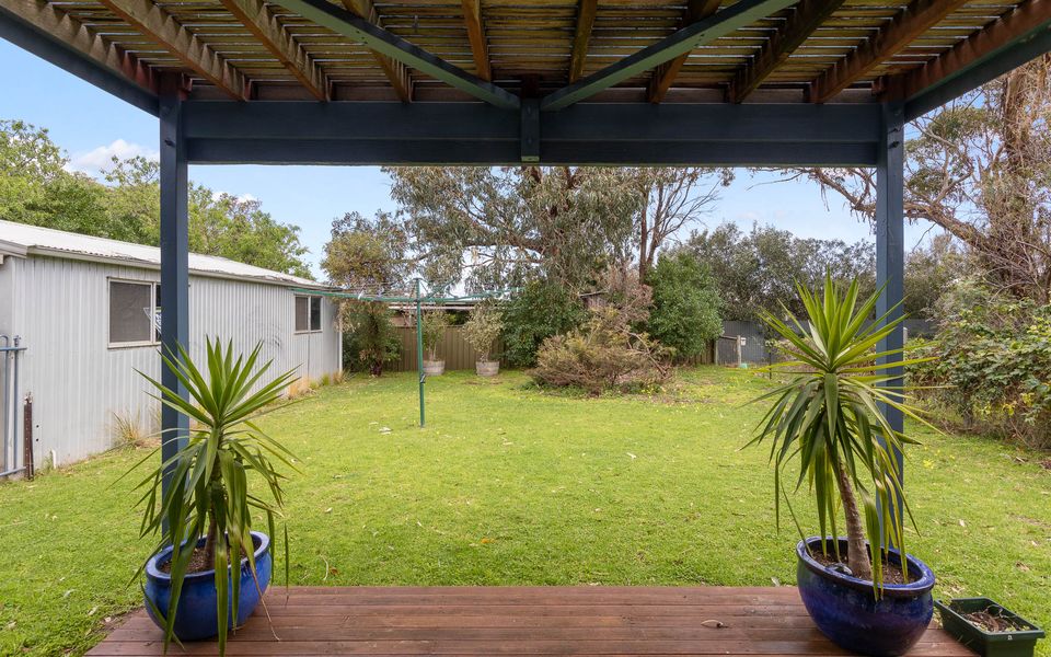 Dolphin Dreaming – 16 Dolphin Avenue