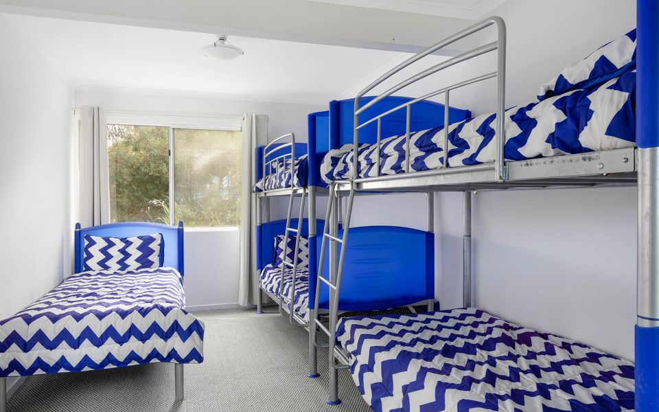 Dolphin Dreaming – 16 Dolphin Avenue