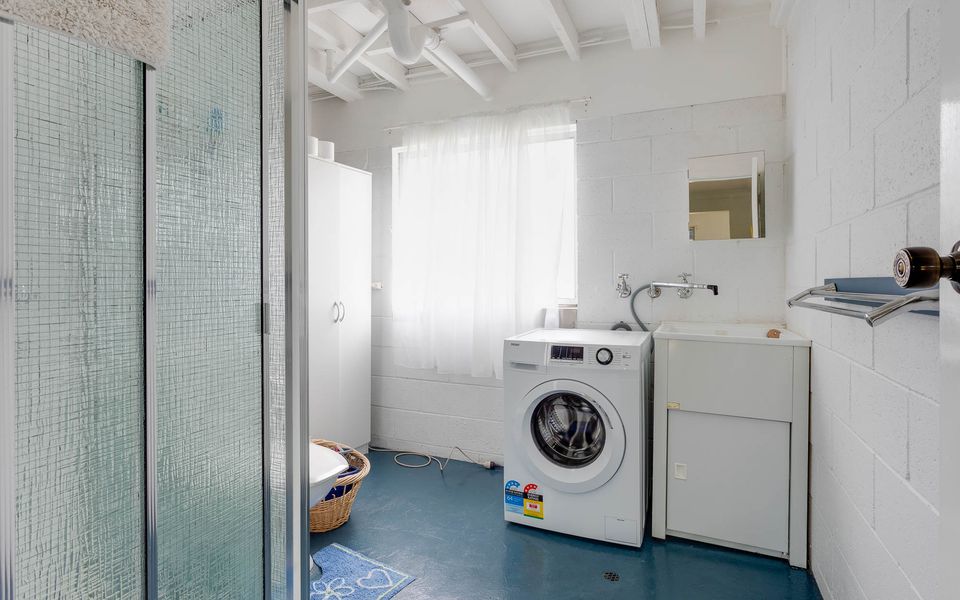 Dolphin Dreaming – 16 Dolphin Avenue