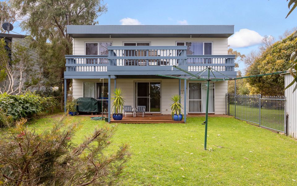 Dolphin Dreaming – 16 Dolphin Avenue