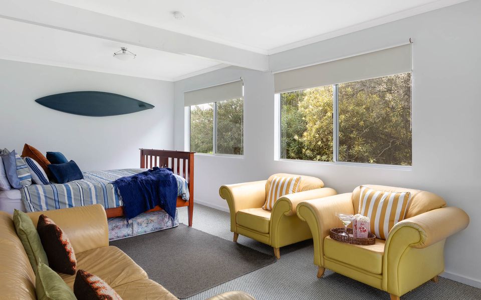 Dolphin Dreaming – 16 Dolphin Avenue