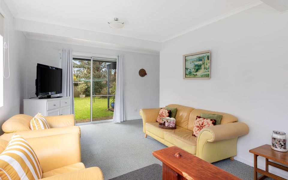 Dolphin Dreaming – 16 Dolphin Avenue