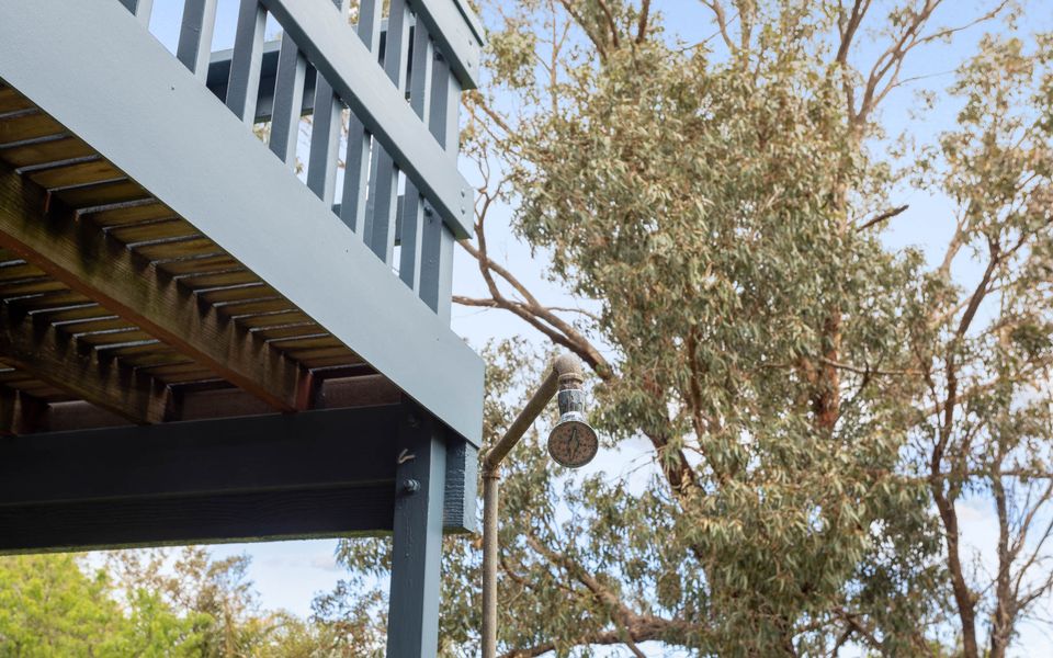 Dolphin Dreaming – 16 Dolphin Avenue