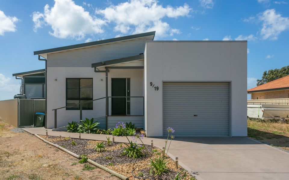 Fairway 1 – 9/19 Troon Drive