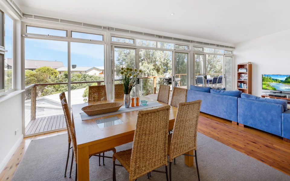 Lewis Retreat – 40 Lewis Road