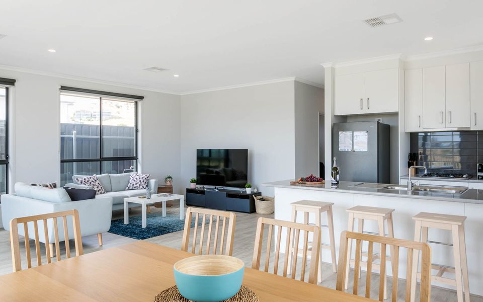 Putters Paradise – 25/30 Troon Drive