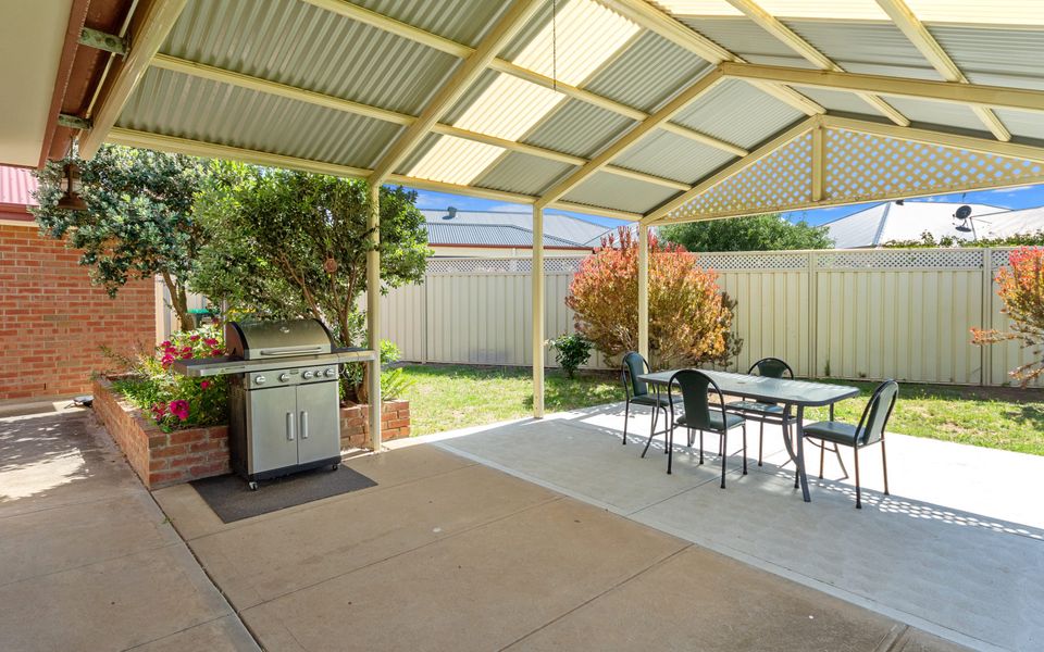 Pets at the Beach – 8 Marto Court