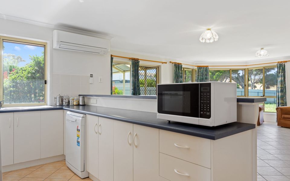 Pets at the Beach – 8 Marto Court