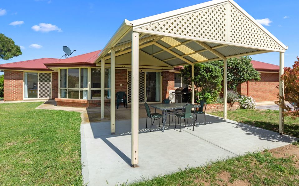 Pets at the Beach – 8 Marto Court