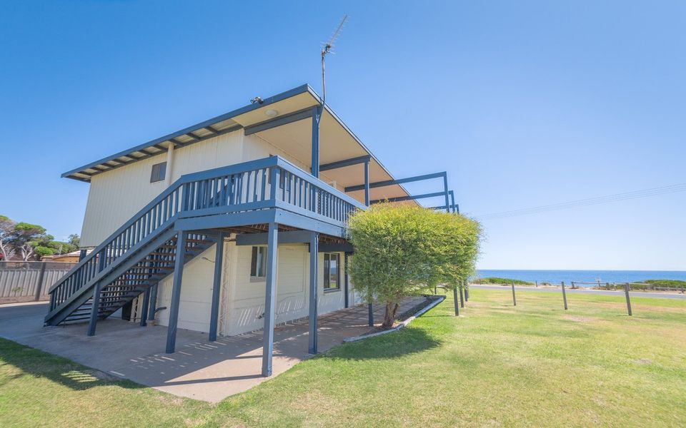 Sandy Feet – 31 Gold Coast Drive