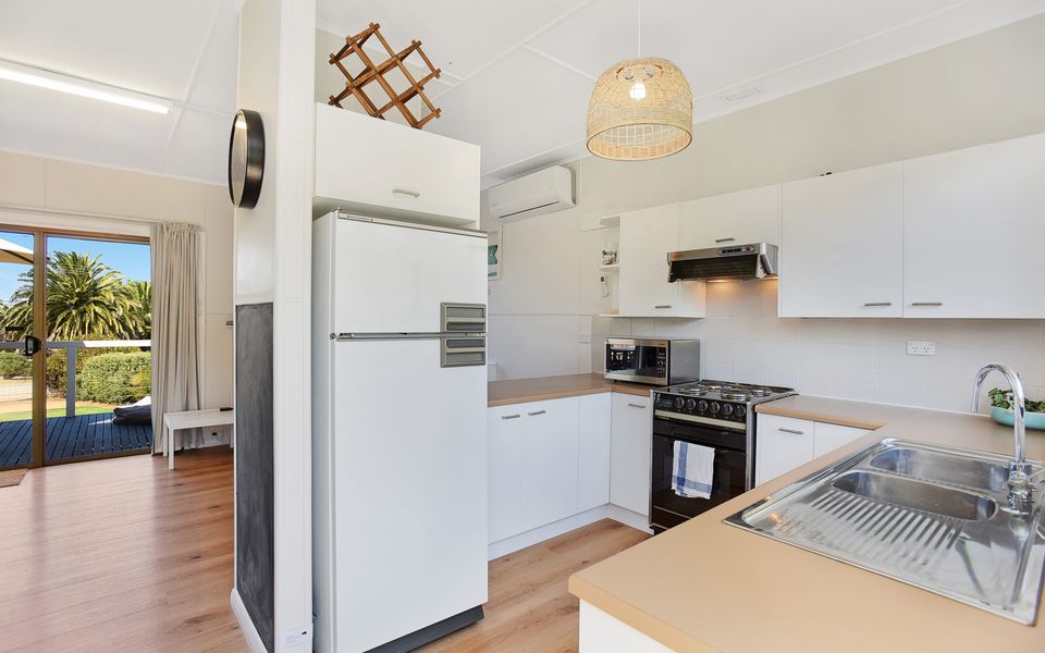 Scenic Shack – 4 Scenic Way