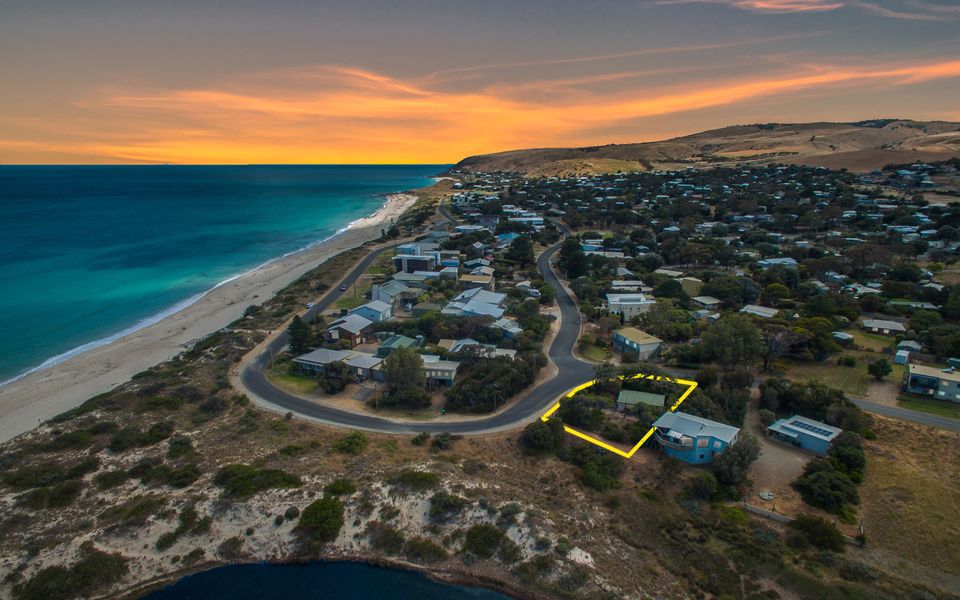 Socks ‘n’ Sandals – 34 Riverview Drive