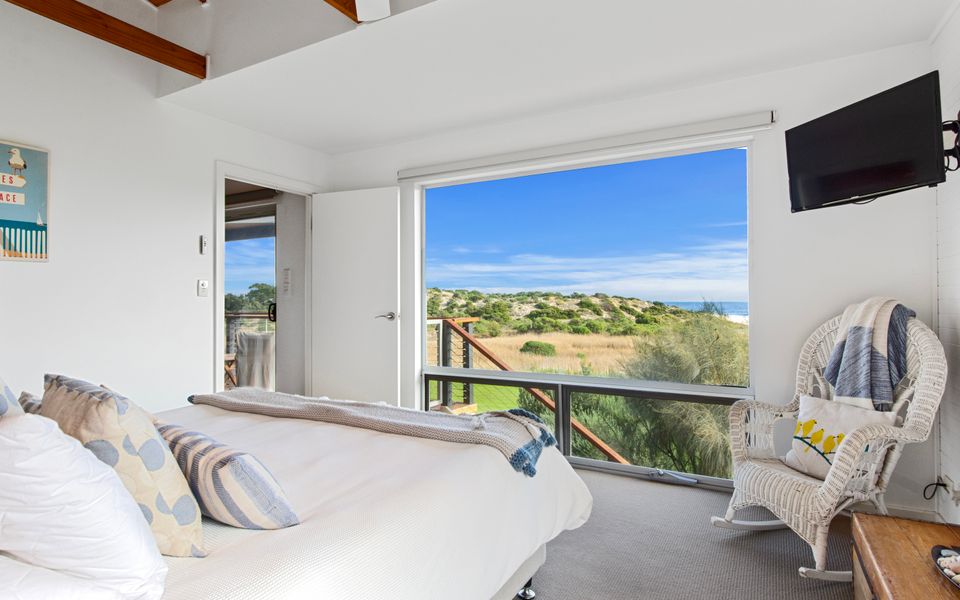 Stones Throw – 26 River View Drive