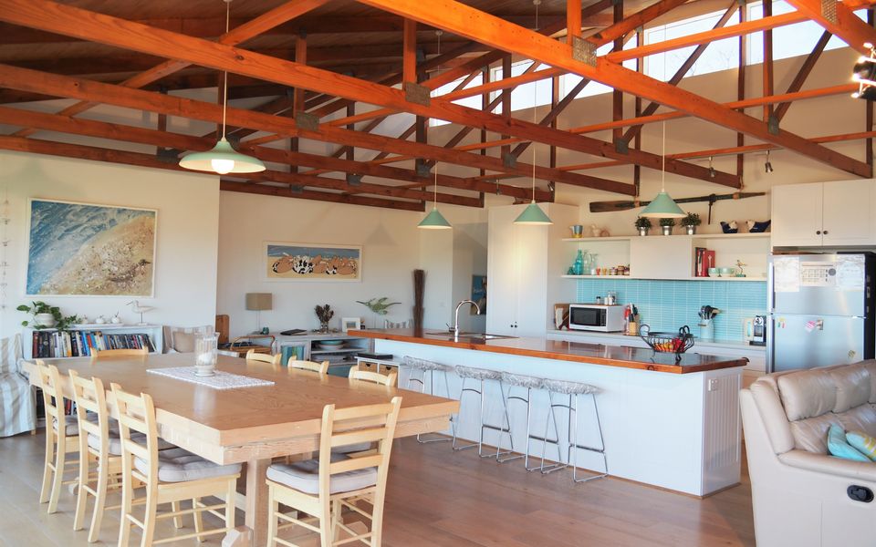 Stones Throw – 26 River View Drive